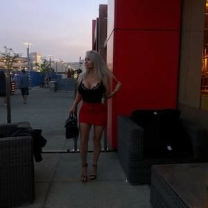 Meet your Posher, Charlaia